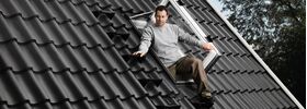 Fenêtre isolantes à ouverture latérale VELUX GXL 2066