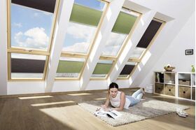 FAKRO APF | Store plissé occultant-isolant pour les fenêtres de toit FAKRO ✓ Compatible avec ARTENS et OptiLight