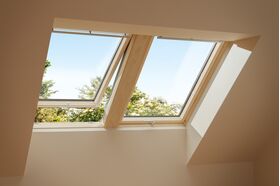 Fenêtre triple vitrage VELUX GLU 0061 | Finition EverFinish - Le blanc éternel [CLONE] [CLONE]