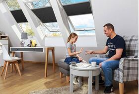 Fenêtre de toit FAKRO FTU-V U4, en bois, rotation, couleur blanche