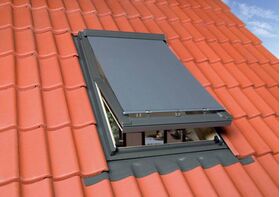 Store pare-soleil pour fenêtre de toit FAKRO, Artens et OptiLight