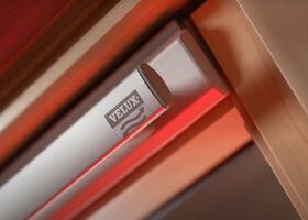 Fenêtre triple vitrage VELUX GLL 1061 | Finition bois massif