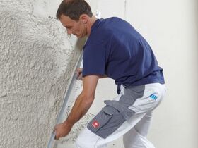 Knauf MP75 light, enduit à base de plâtre allégé, application mécanique