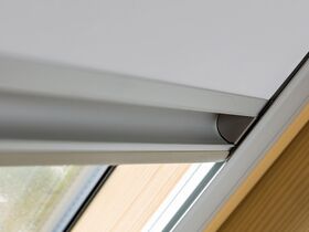 Store occultant FAKRO SOLAIRE