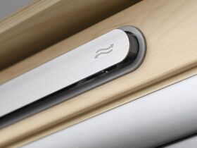 Fenêtre triple vitrage VELUX GLL-B 1061 | Finition bois massif