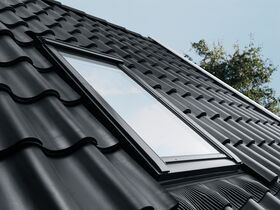 Fenêtre de toit VELUX GGL 3070Q | Finition bois massif