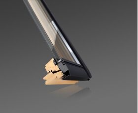 Fenêtre intelligente VELUX SOLAR GGL 3066 | Finition bois massif