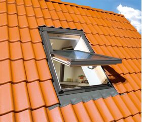 Fenêtre de toit FAKRO FTS-V U2 | en bois, à pivot central, double vitrage avec ventilation
