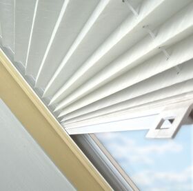 FAKRO APS | Store plissé pour les fenêtres de toit FAKRO ✓ Compatible avec ARTENS et OptiLight
