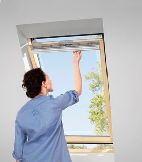 Fenêtre triple vitrage VELUX GLL 1064 | Finition bois massif